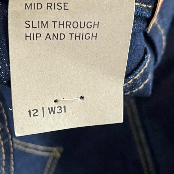 NWT Levi’s Classic Bermuda Shorts - Dark Wash Navy Contrast Stitching - Picture 9 of 11